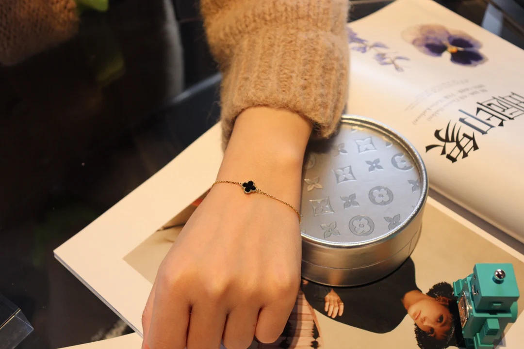 Van Vek - Браслет 090