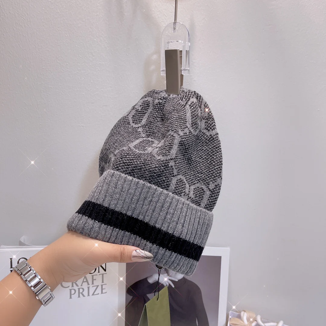 Gucci - Эластичная вязаная шапка-бини - Серая