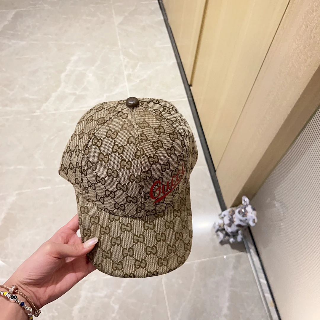 Новинка сезона весна/лето 2023 от Gucci - бейсболка с монограммой - кофейно-коричневый - 1