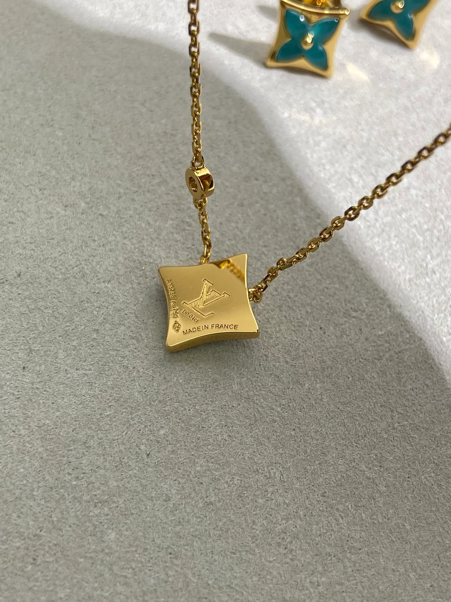 LV-Ожерелье 077