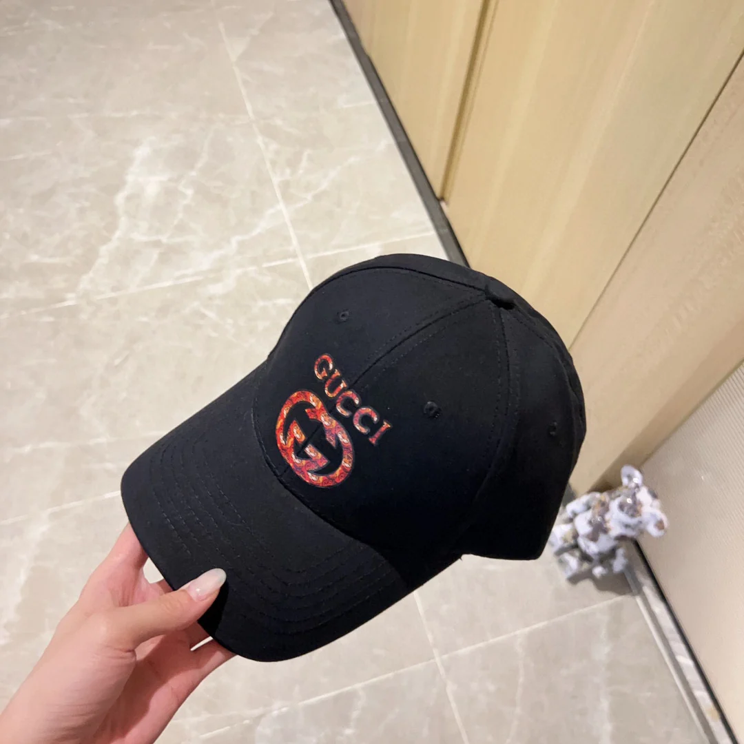 Новая бейсболка Gucci 2023 года, простая красная, с двойной буквой G, черная.