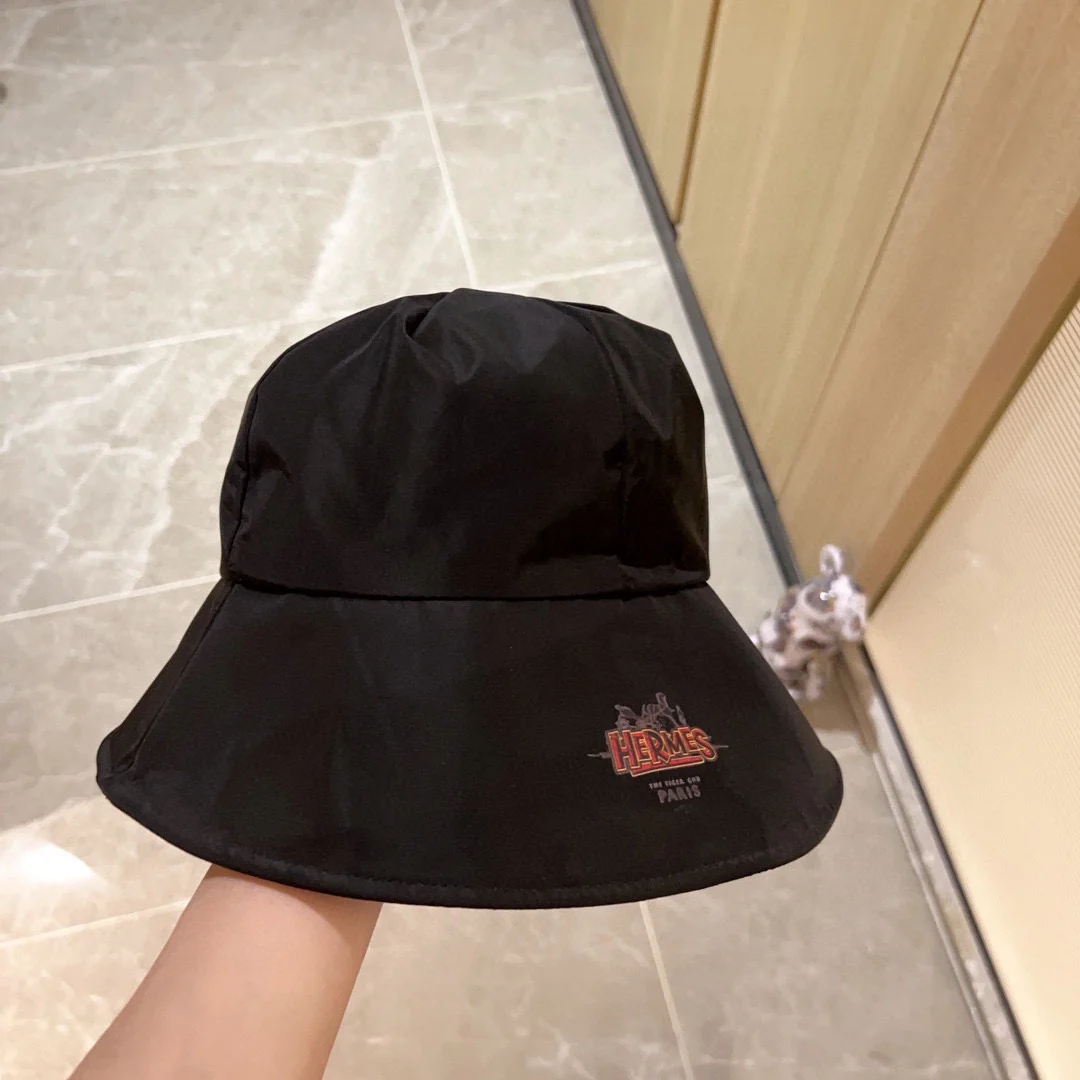 Новинка сезона весна/лето 2023 от Hermes - Водонепроницаемая рыбацкая шляпа-купол