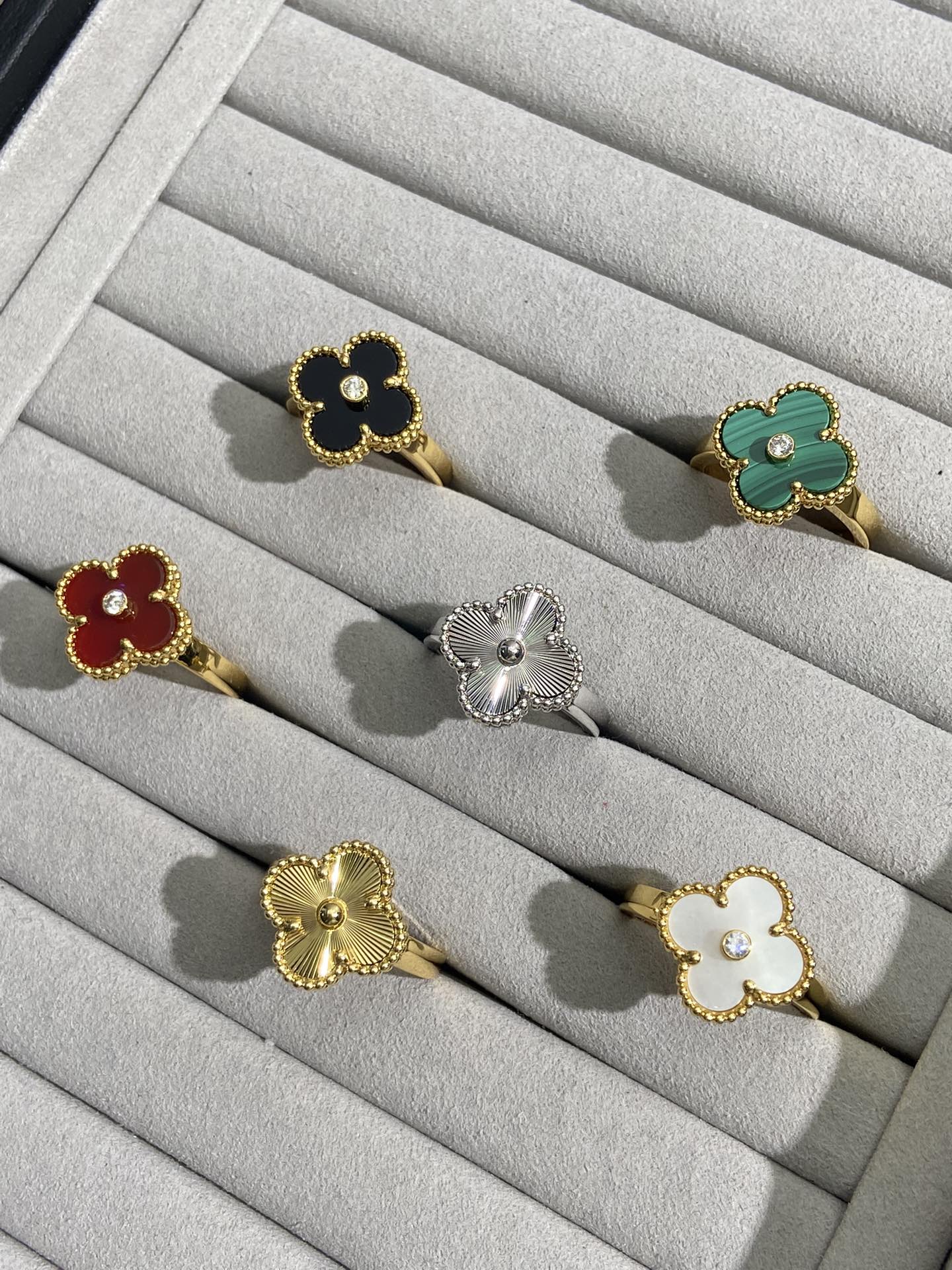 Ван Век - Кольцо 073