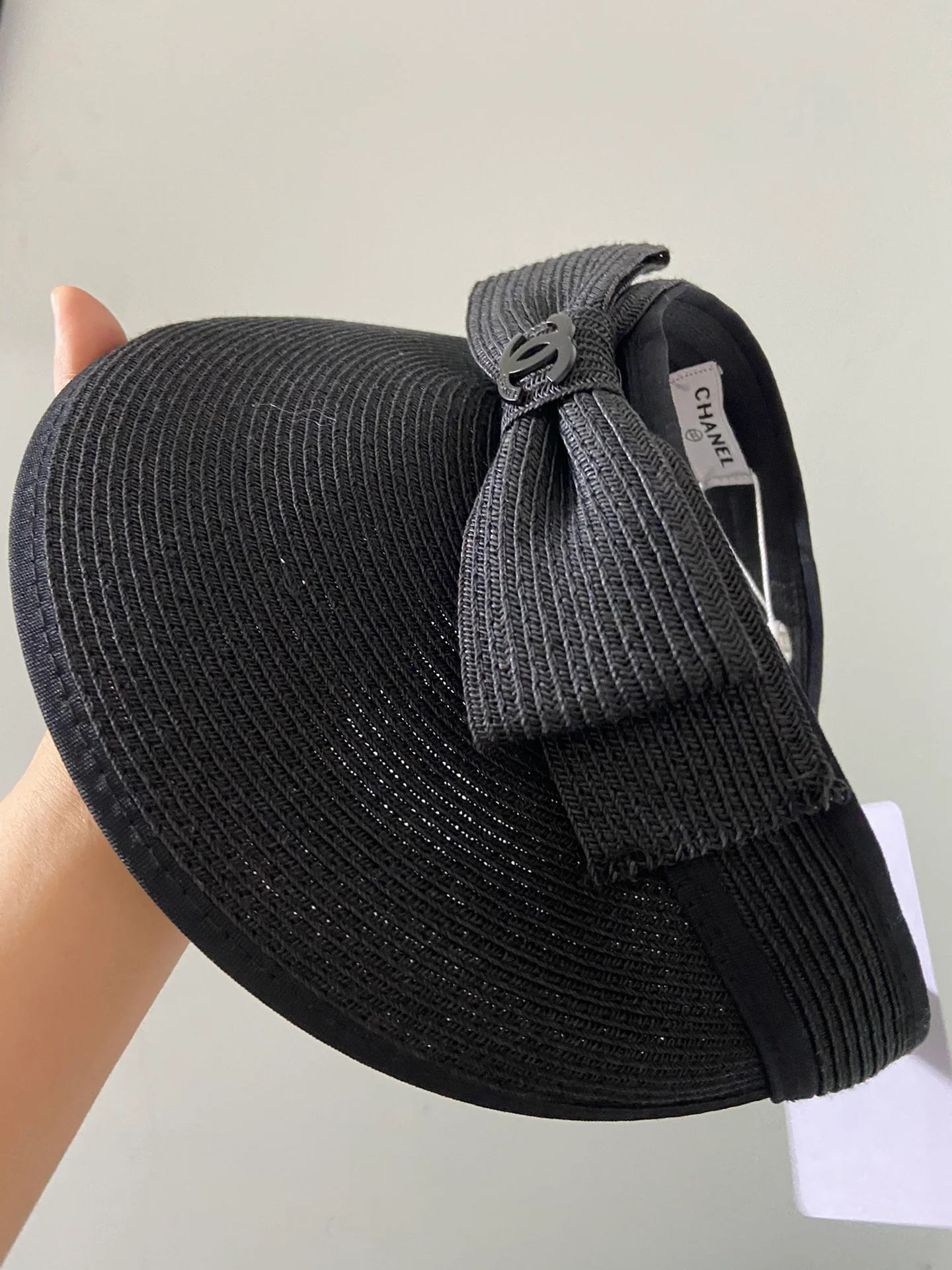 Пляжная шляпа Chanel с плетеным бантом - идеально подходит для пляжа - 1