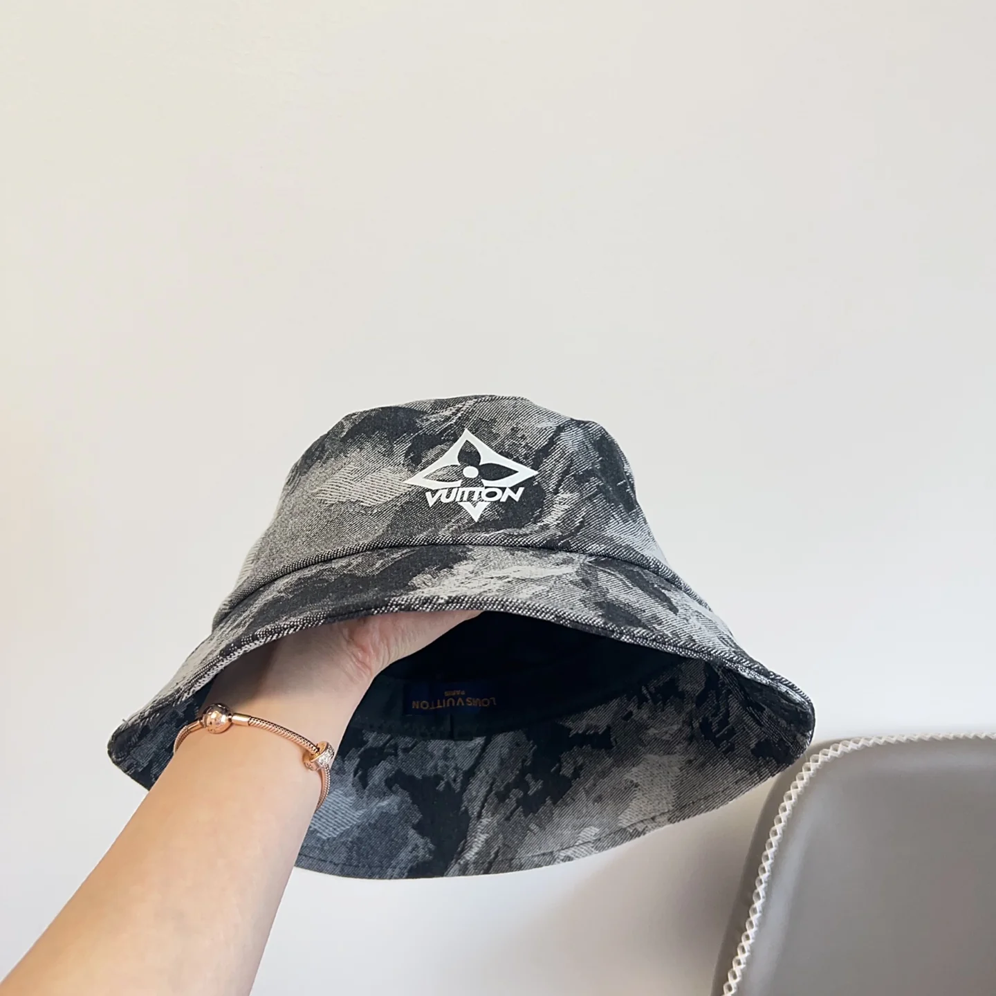 LV - Выстиранная кепка 