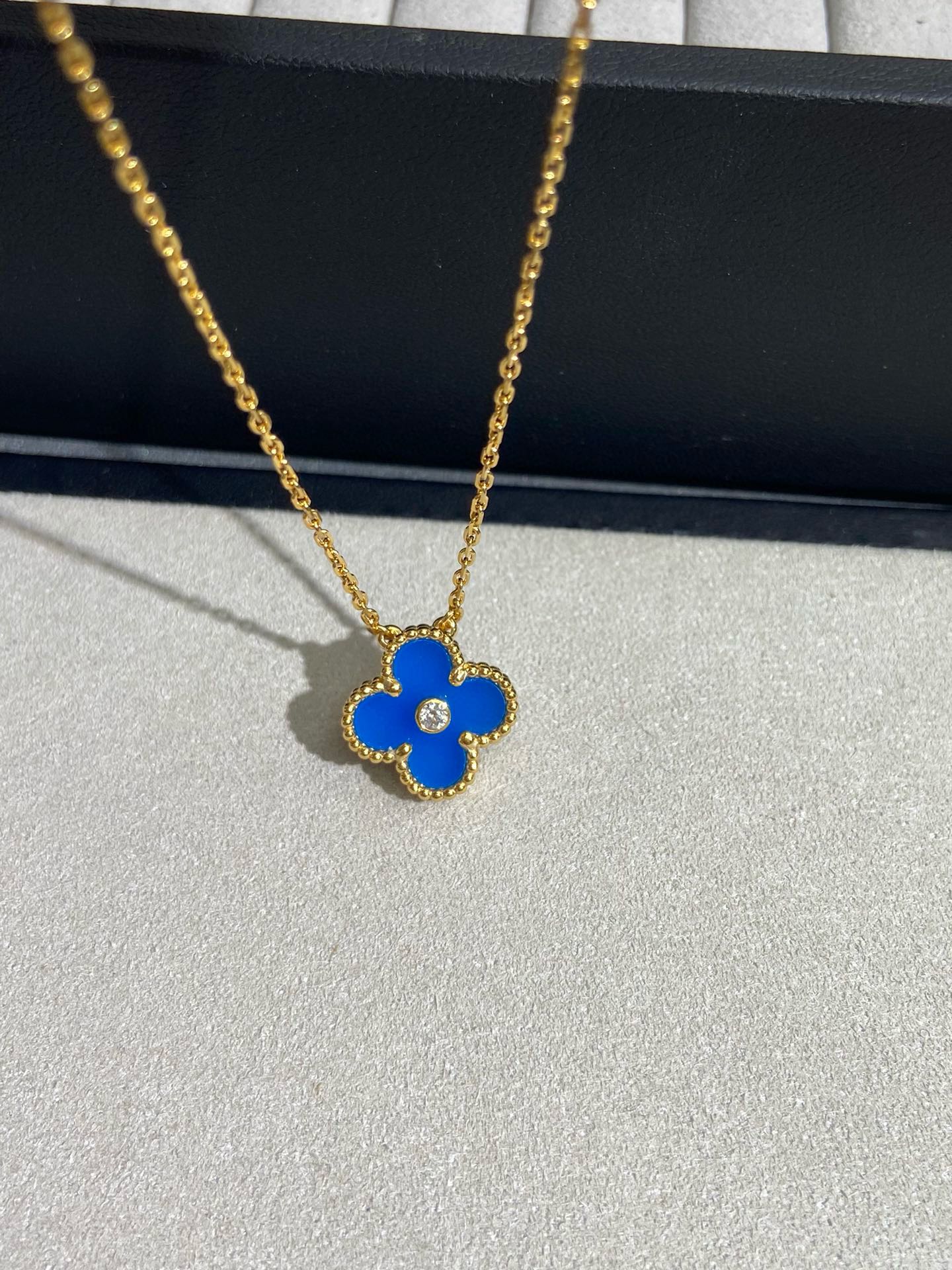 Ван Веккьо - Брошь 012-1