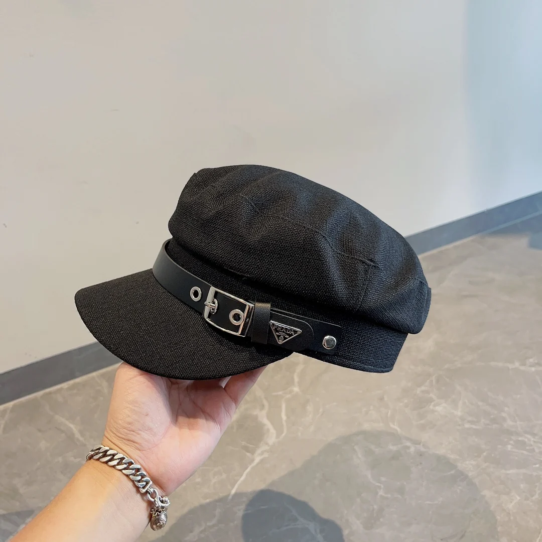 Prada - Новая модель берета на пуговицах для осенне-зимнего сезона - Черный