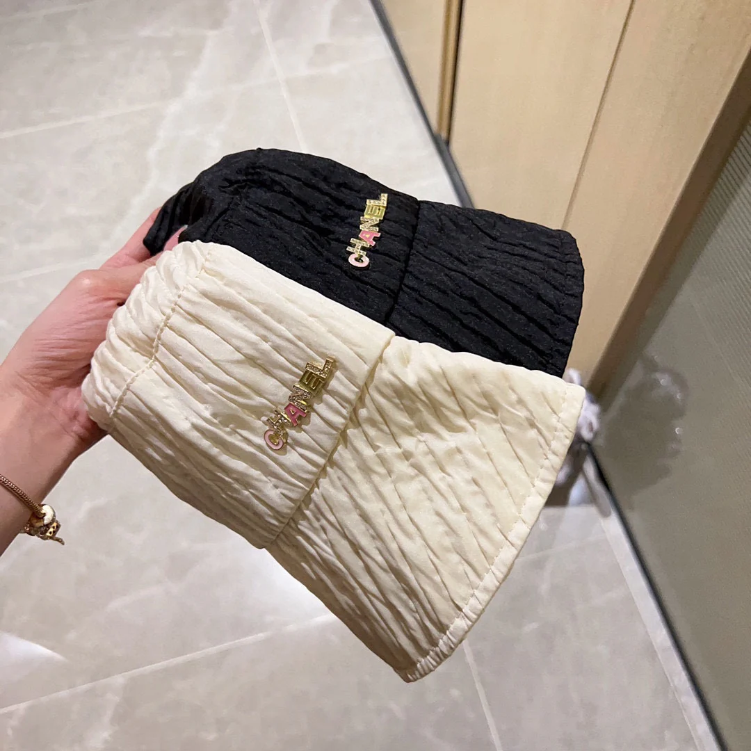 Новинка сезона весна/лето 2023 от Chanel - Мятая рыбацкая шляпа - Черная