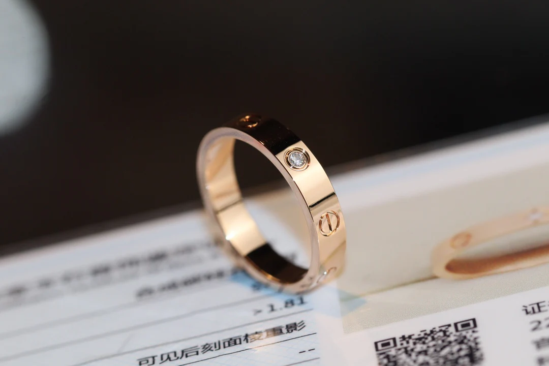 Cartier - Классическое фирменное кольцо с одним камнем