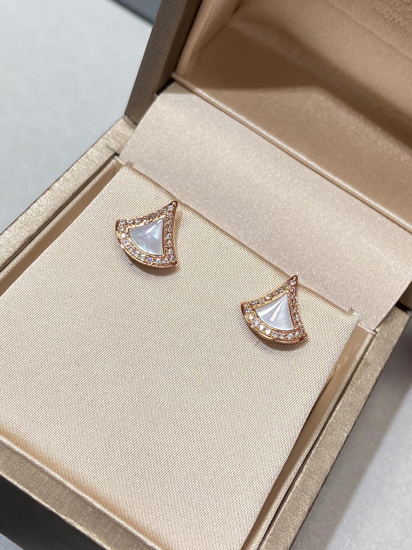 Серьги Bvlgari 002