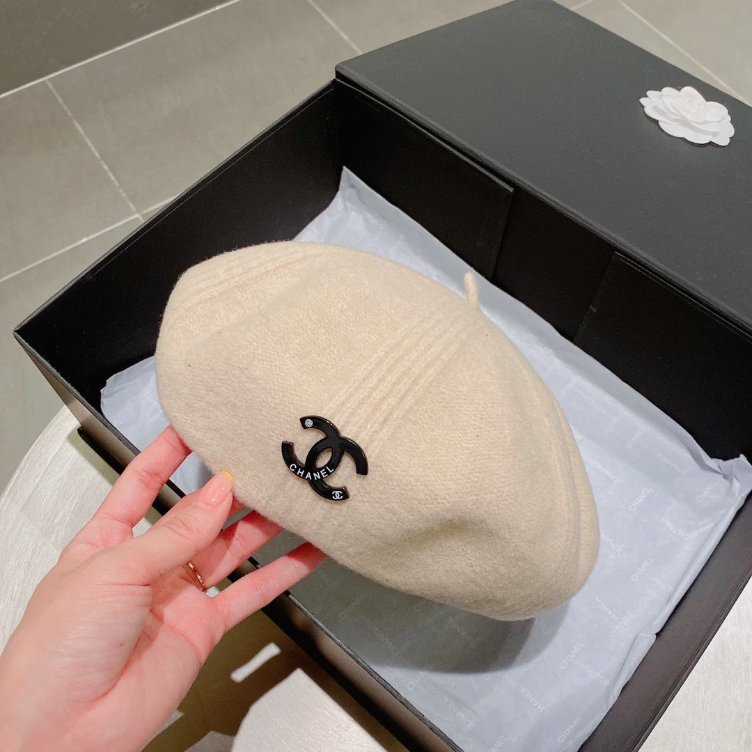 Берет Chanel - бежевый