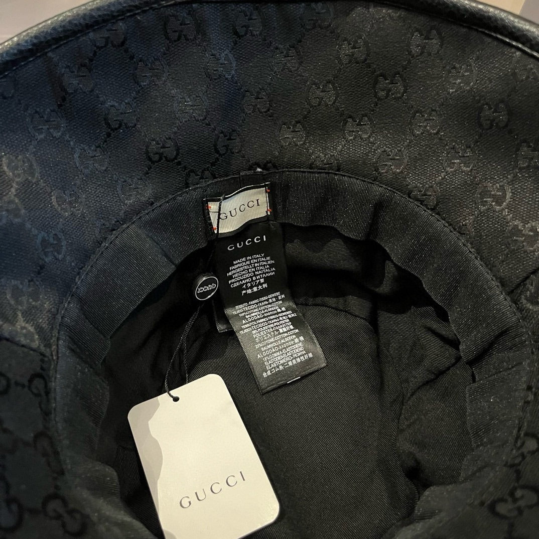 Классическая кожаная панама Gucci с монограммой - черная