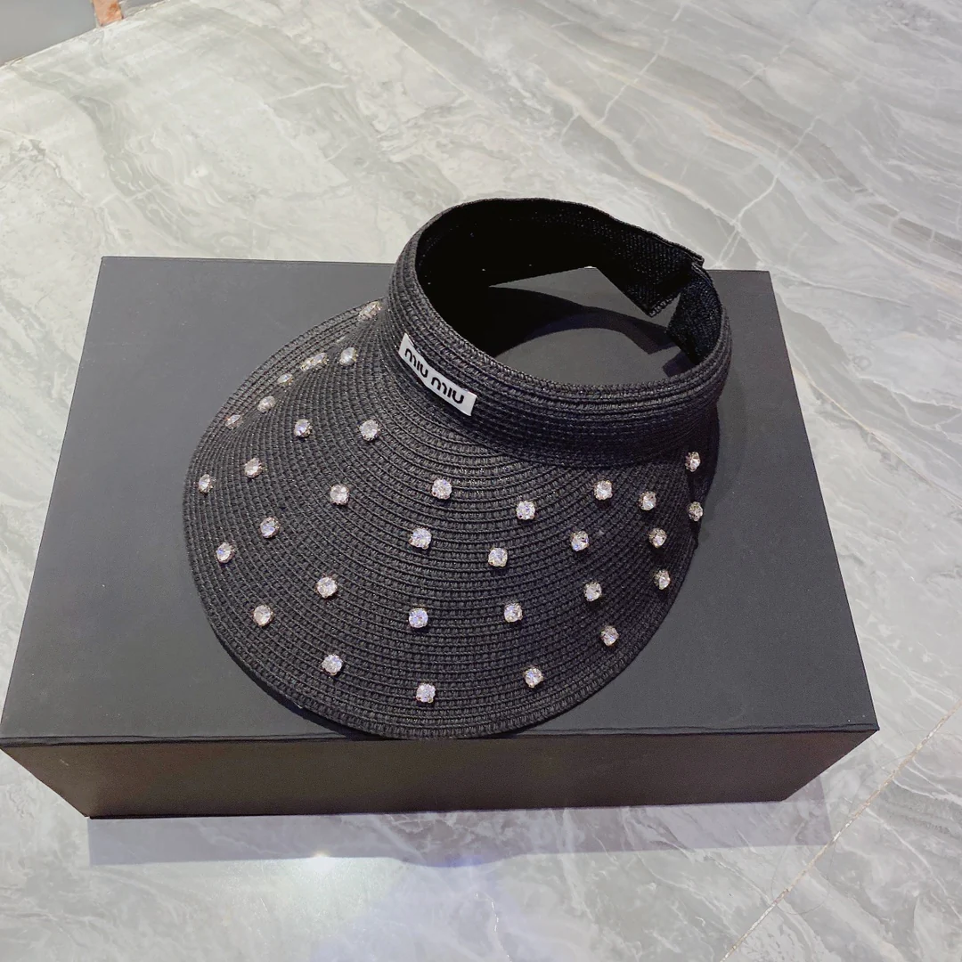 Солнцезащитная шляпа Miu Miu с открытым верхом и стразами