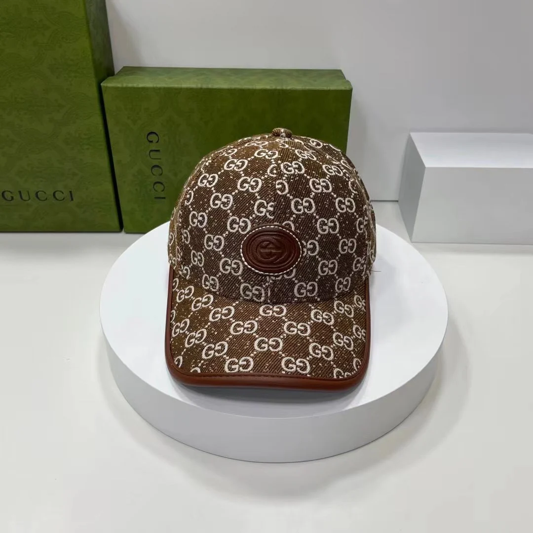 Бейсболка Gucci Classic Monogram