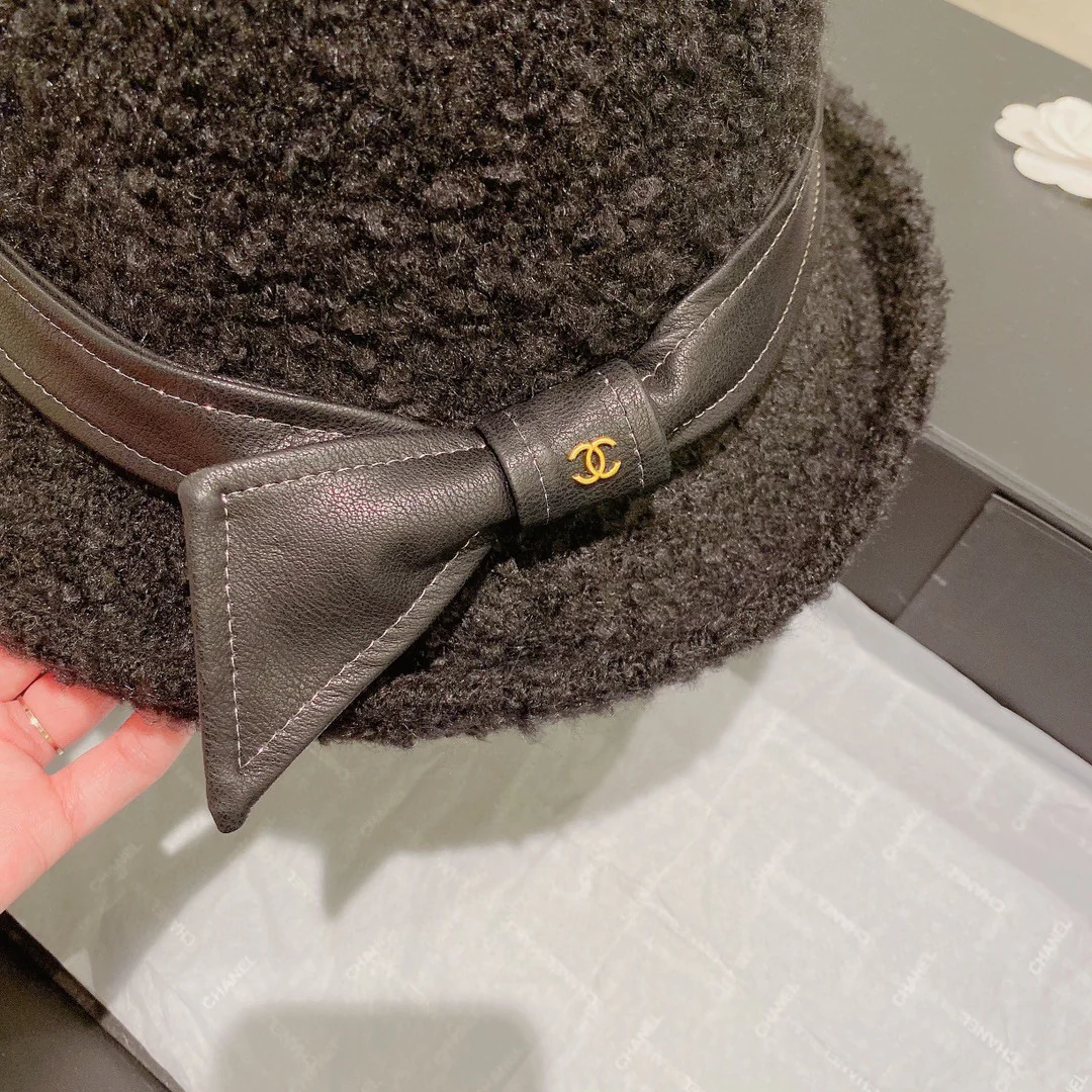 Chanel - Шляпа из овечьей шерсти - Черная