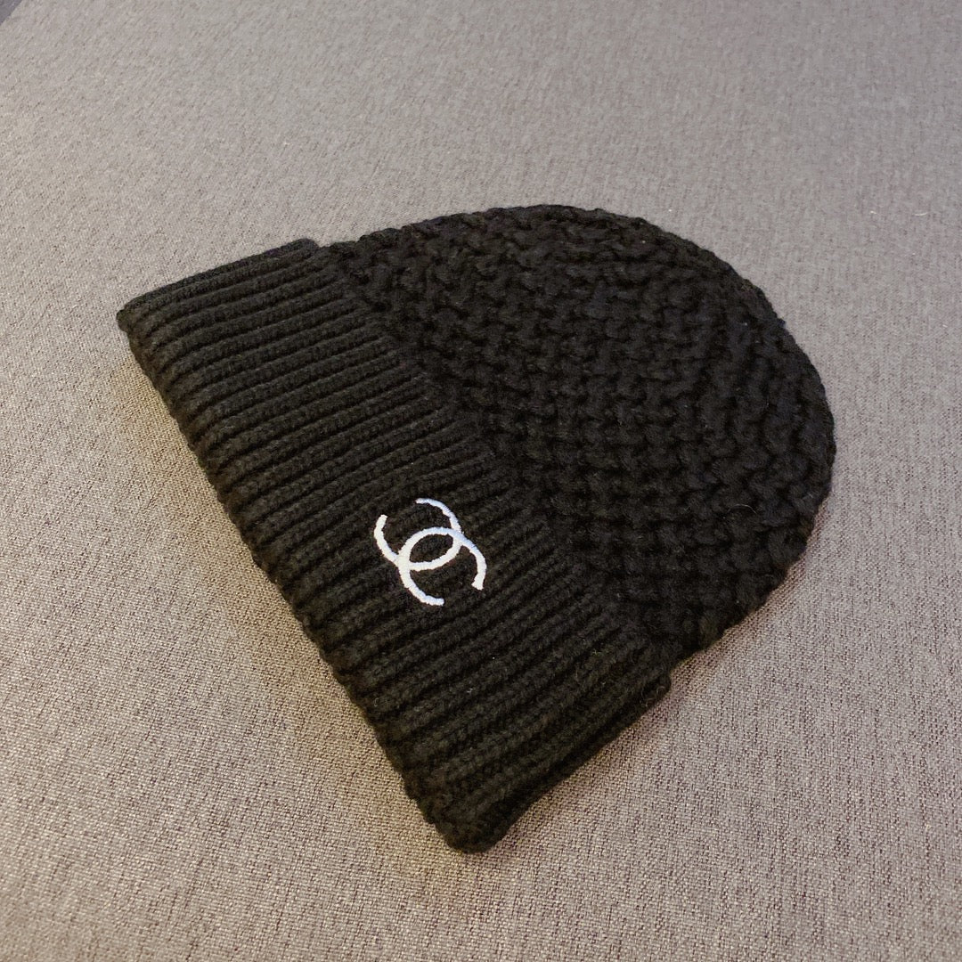 Chanel - Комплект из шерстяной вязаной шапки и шарфа - Черный