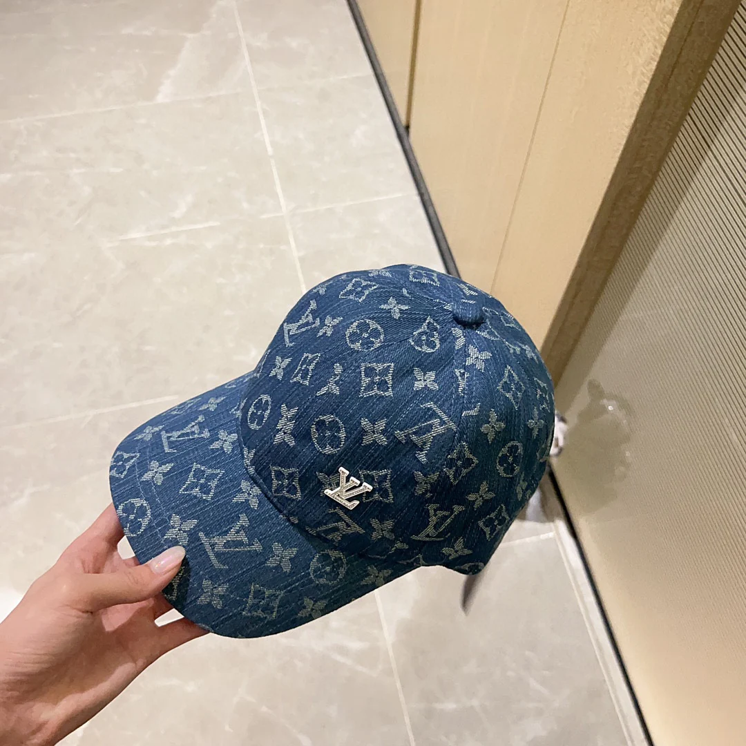 Новинка сезона весна/лето 2023 от LV - Бейсболка - Синяя