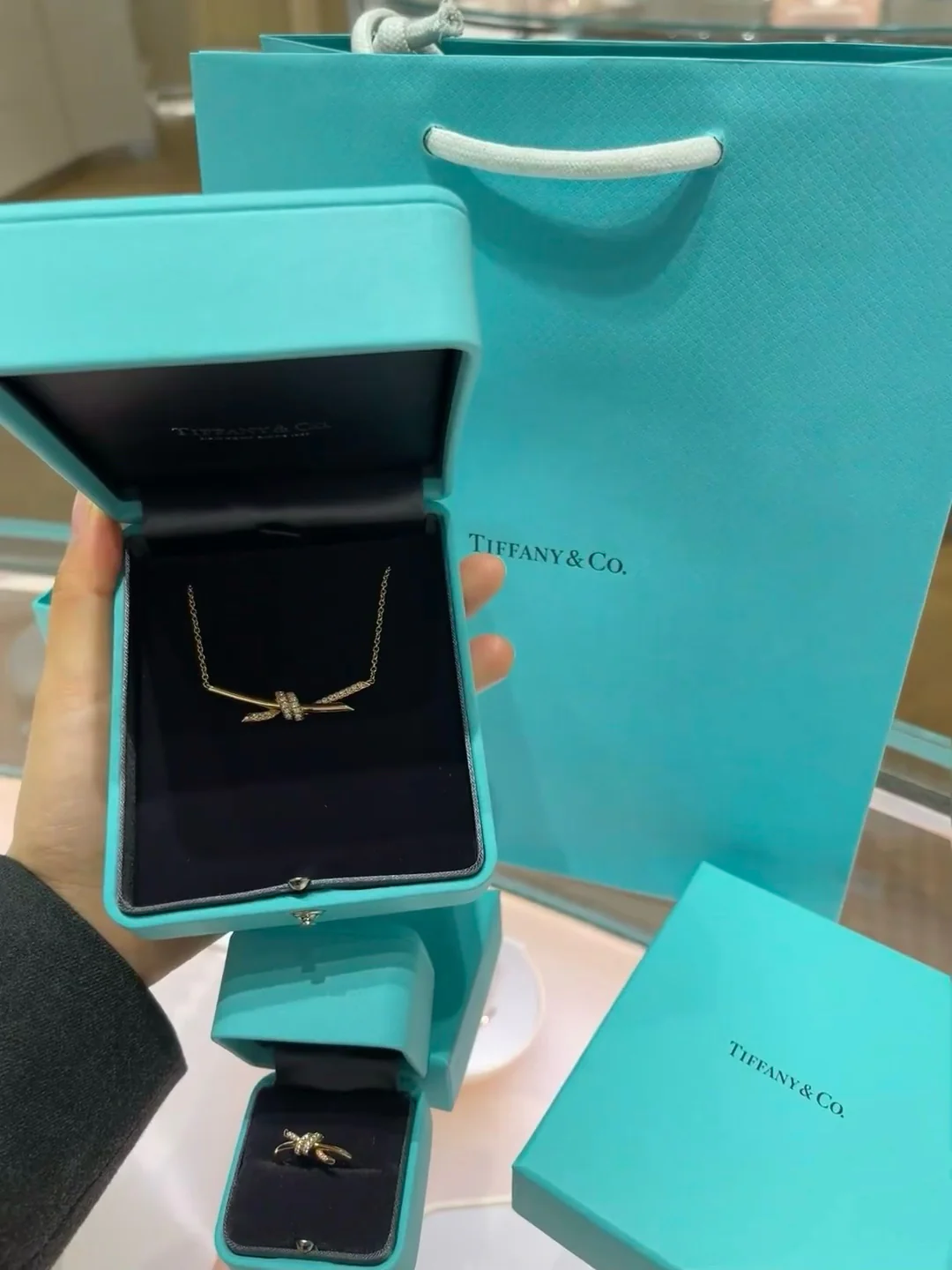 Колье Tiffany 105