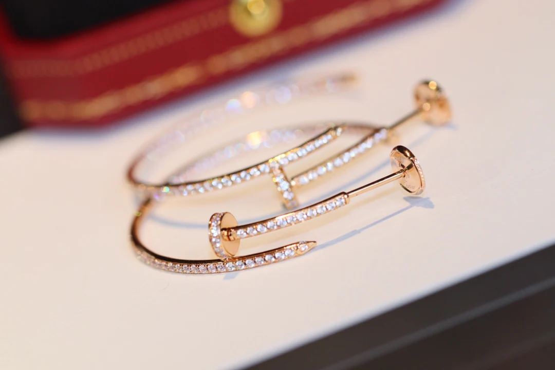 Серьги Cartier 0