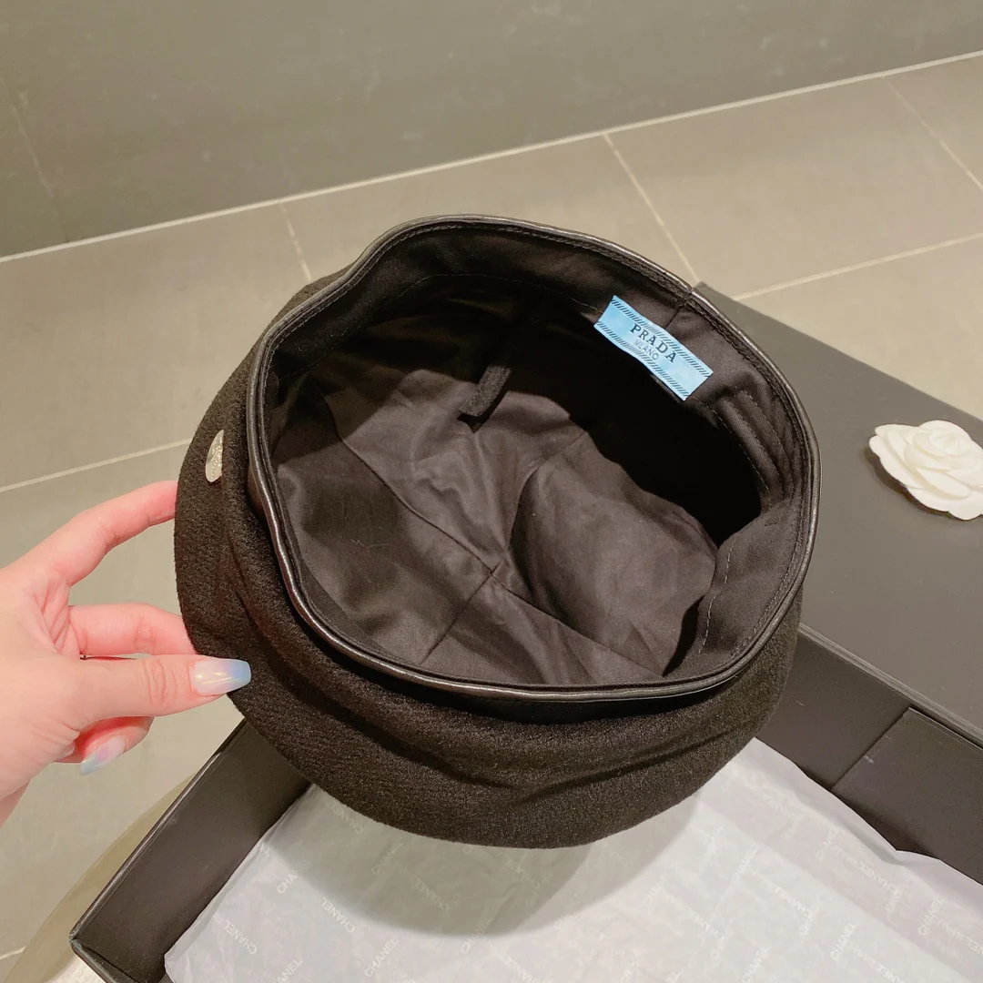 Prada - Шерстяной берет - Черный