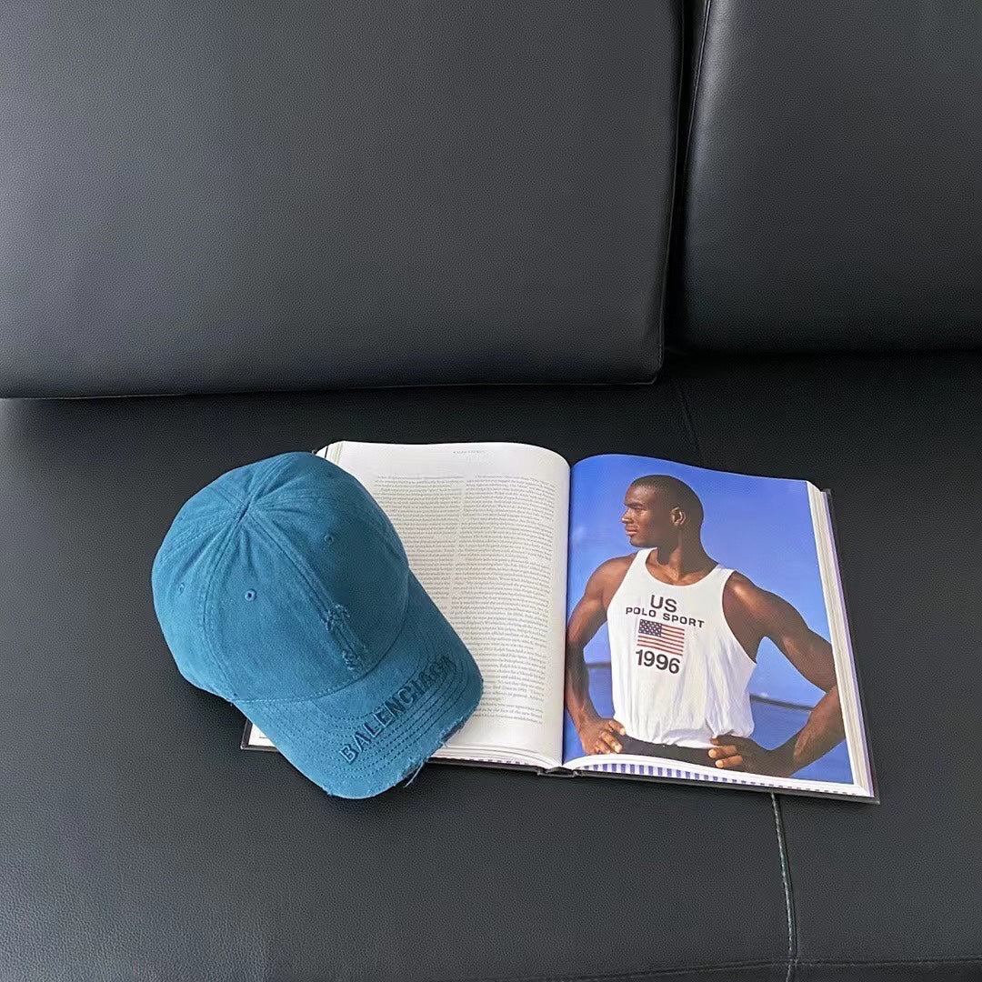 Бейсболка Balenciaga с вышивкой - синяя