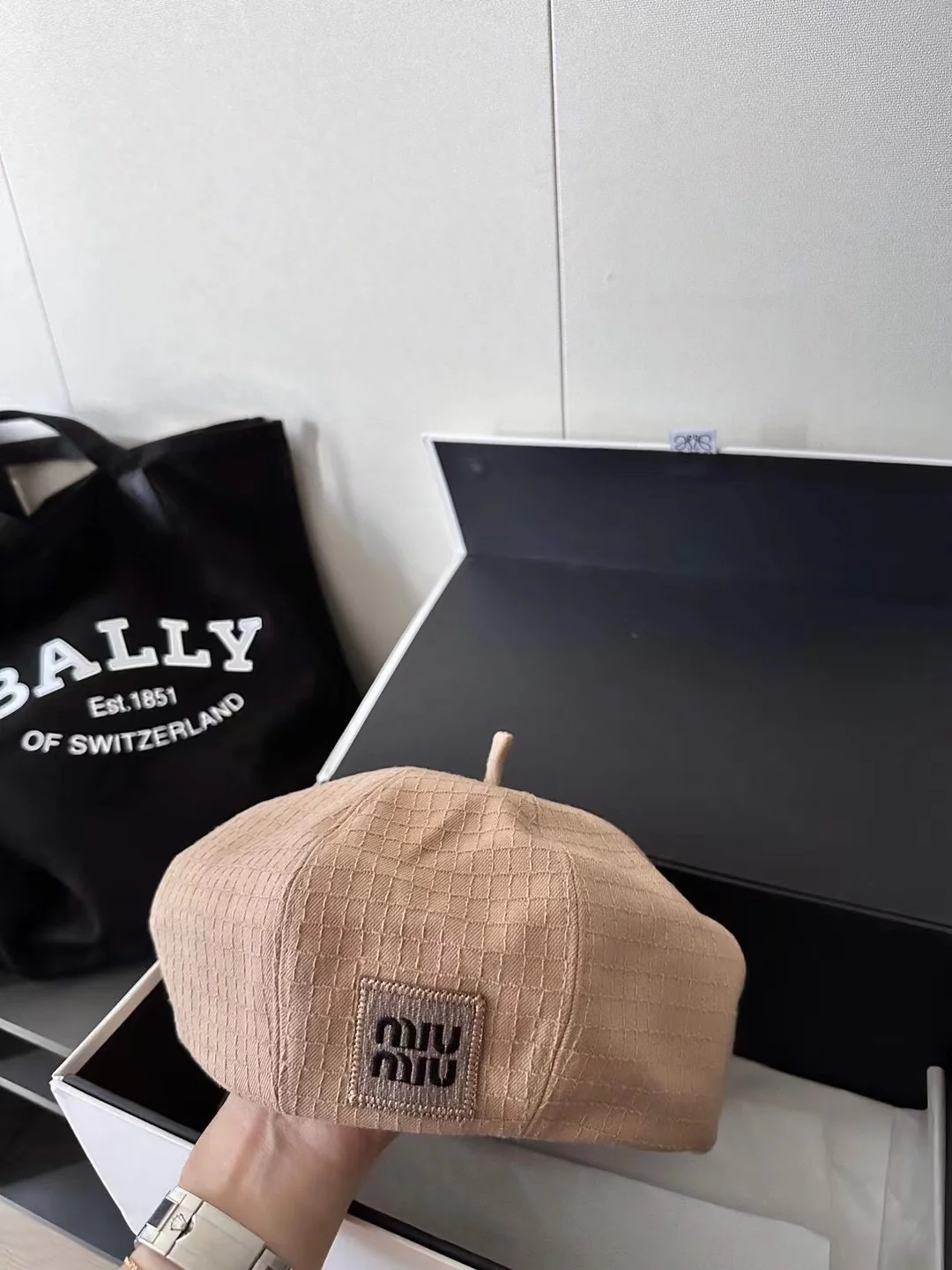 Miu Miu - Береты - Шляпы художника