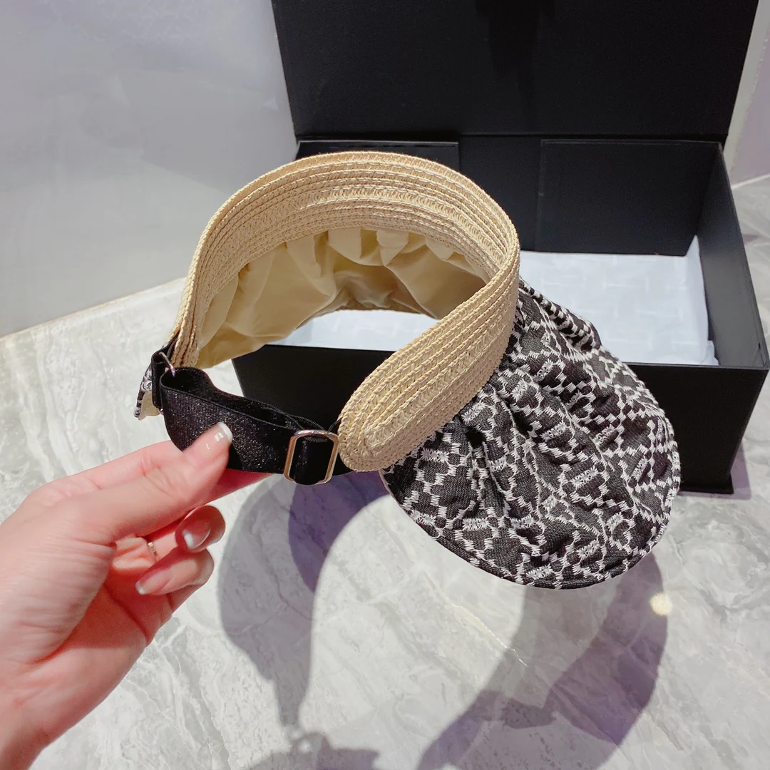 Chanel - Солнцезащитная шляпа из джинсовой ткани