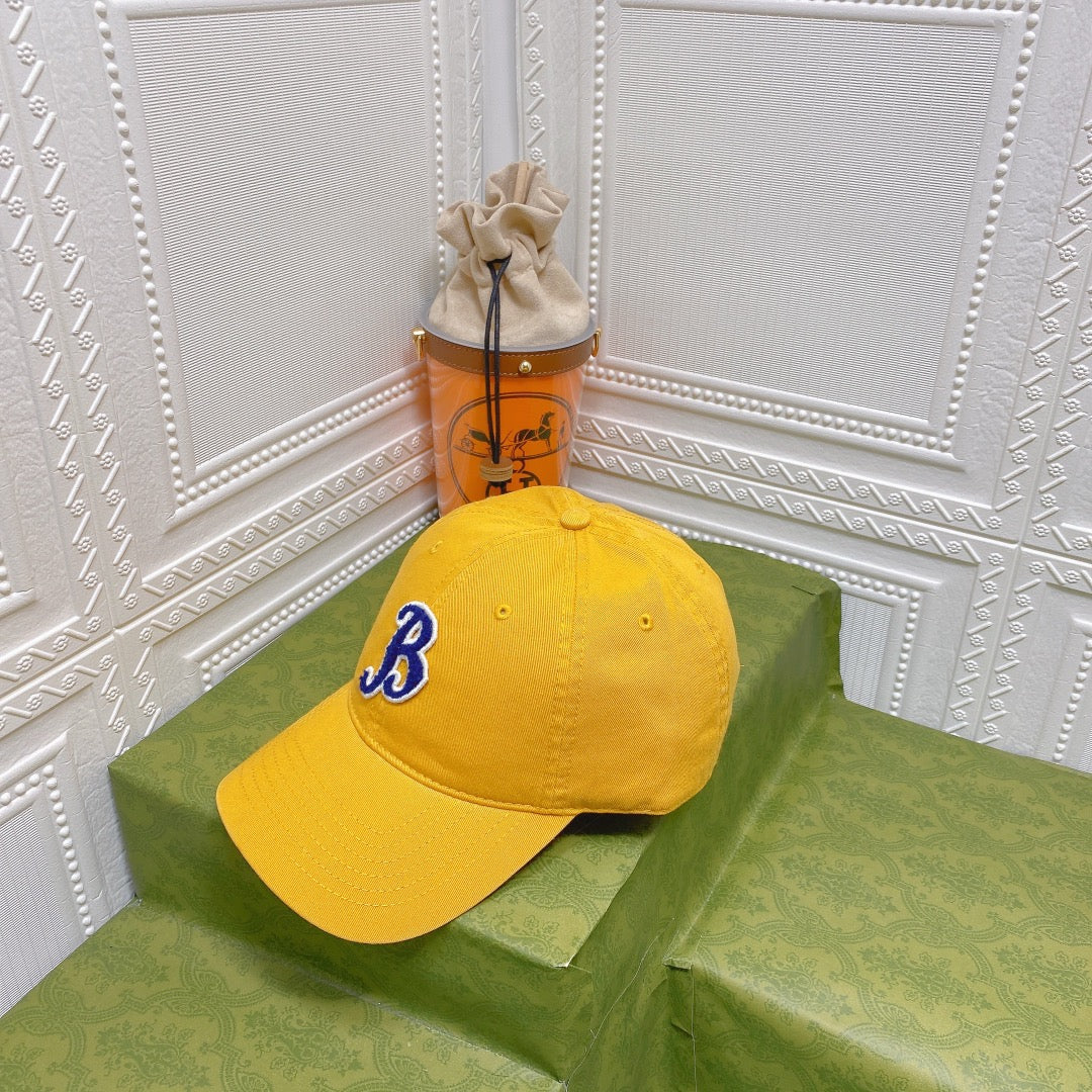 Balenciaga - Новая бейсболка с логотипом - Осветляет тон кожи - 1