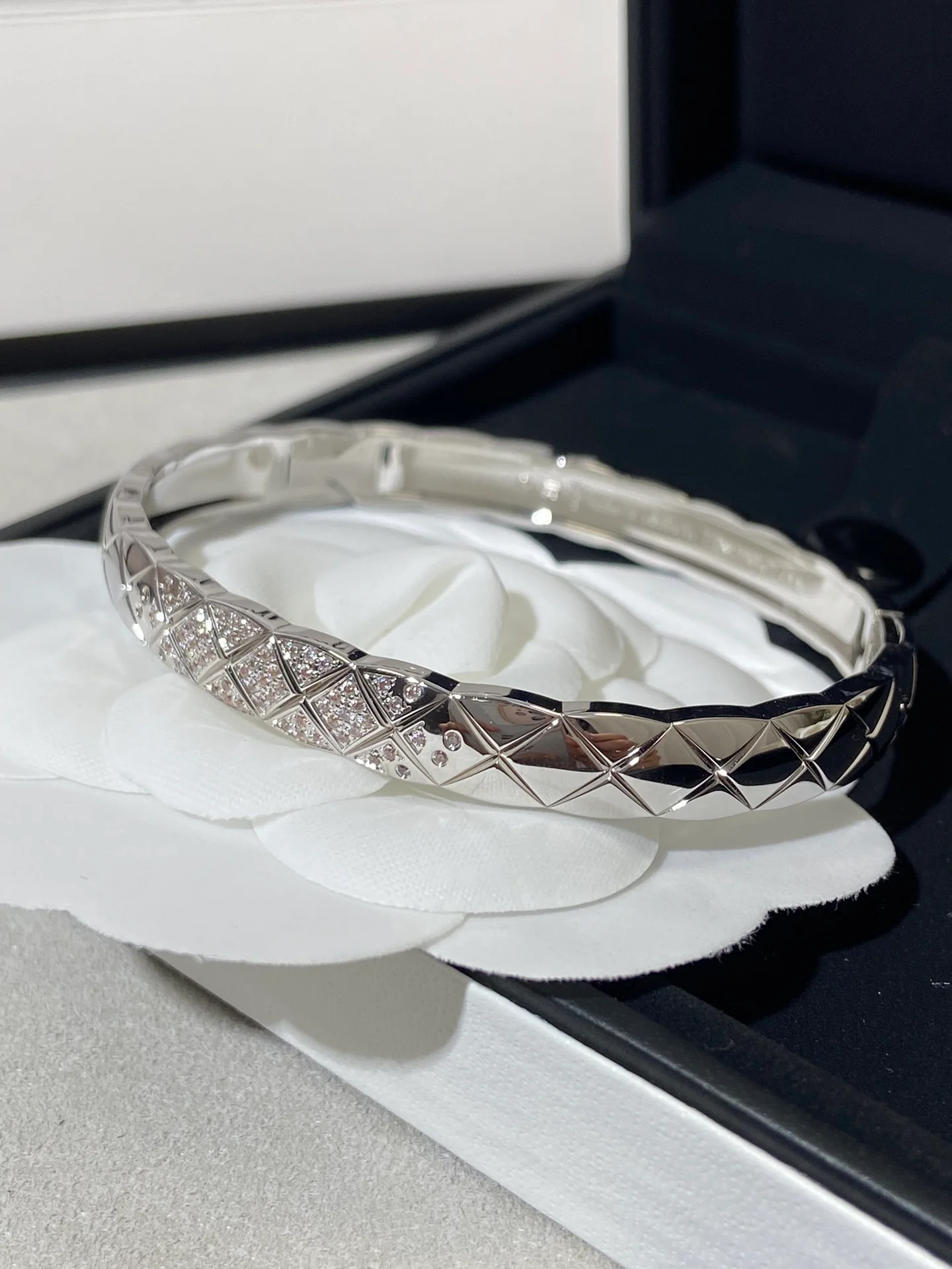 Браслет Chanel 105