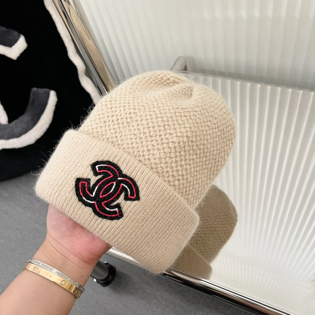 Chanel - Вязаная шапка - Популярно на Xiaohongshu - Абрикосовый цвет