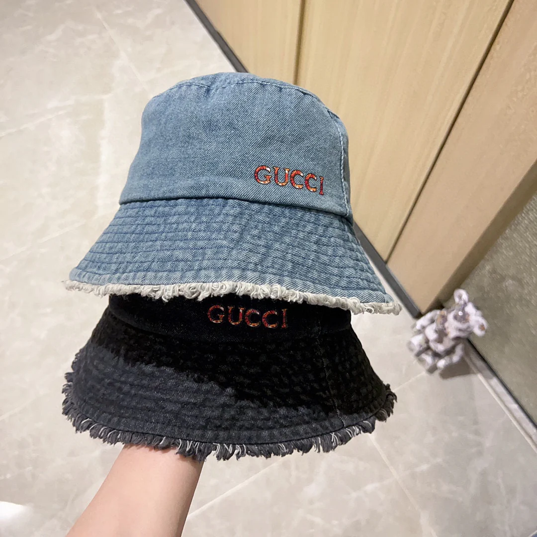 Новинка сезона весна/лето 2023 от Gucci - Джинсовая панама с бахромой - Синяя