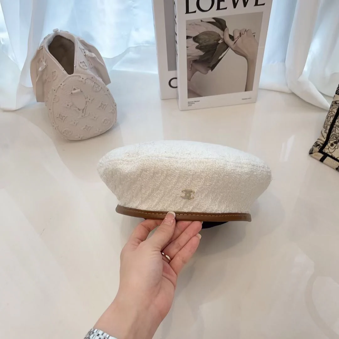 Chanel - Твидовый берет