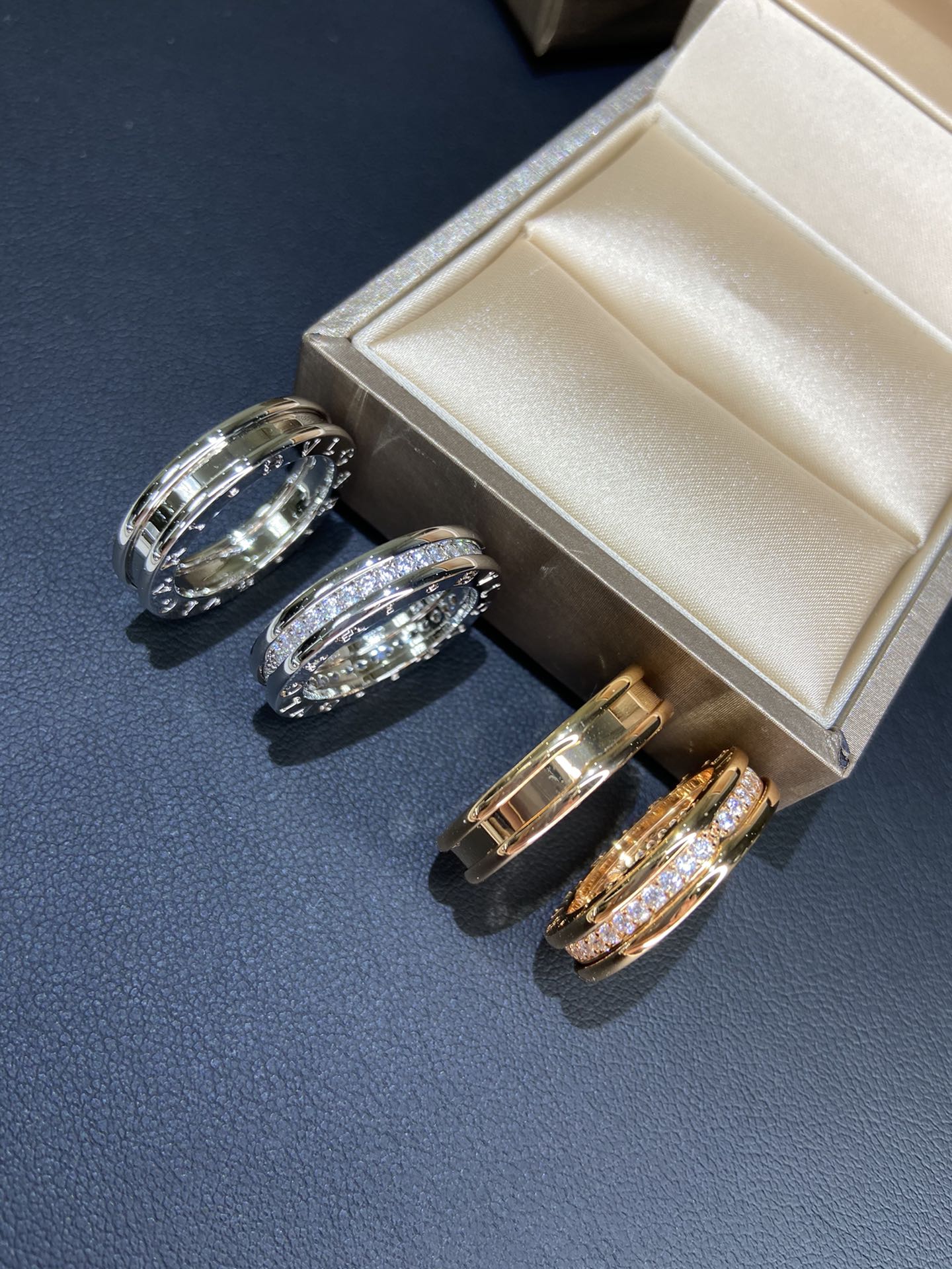 Кольцо Bvlgari 018