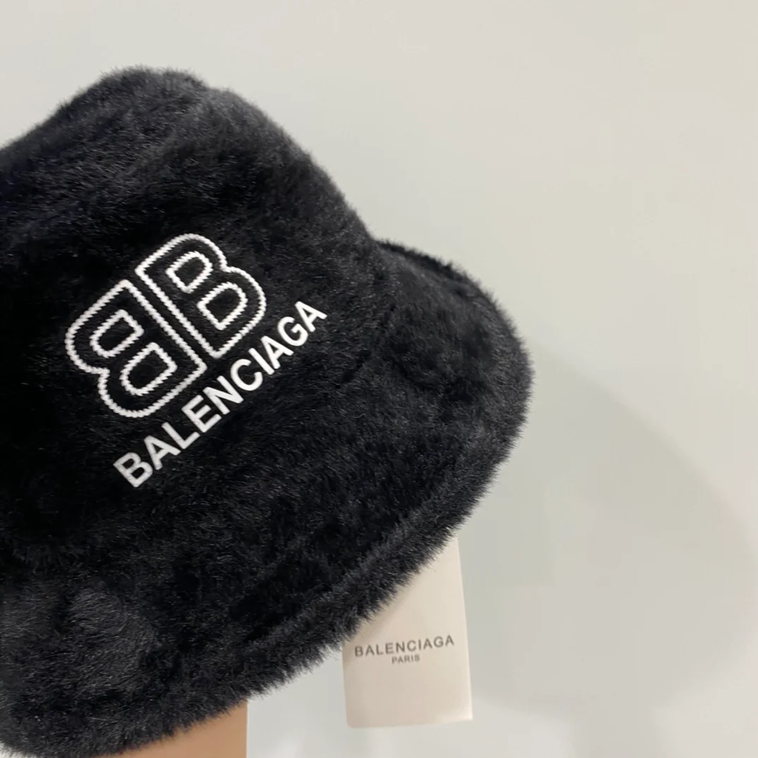 Balenciaga - Рыбацкая шапка из норки - Черная