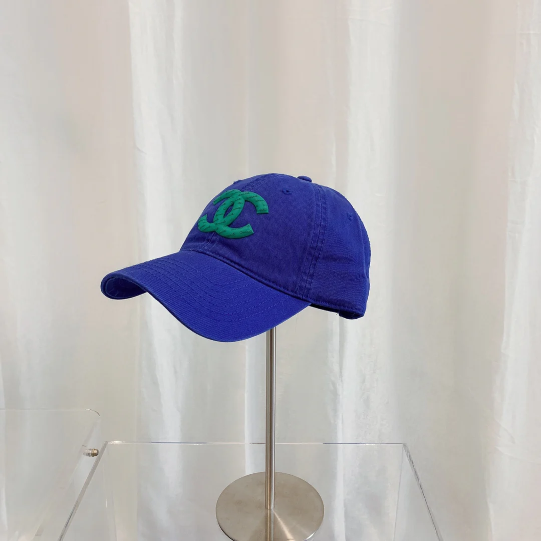 Бейсболка Chanel из осенне-зимней коллекции