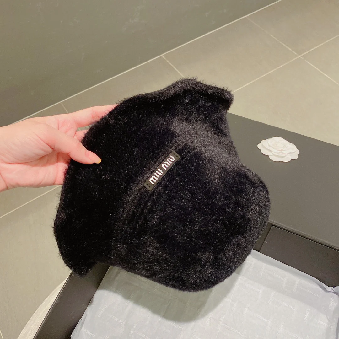 Miu Miu - Рыбацкая шапка из норки - Черная
