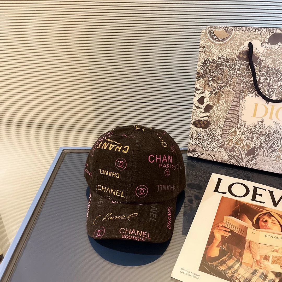 Бейсболка Chanel 2022 Graffiti - 2 цвета