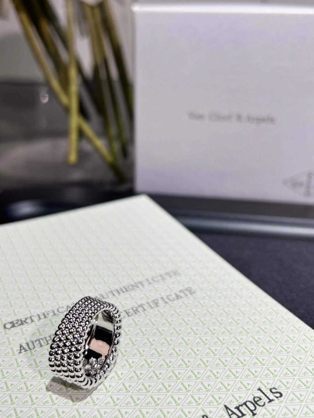 Ван Век - Кольцо 028