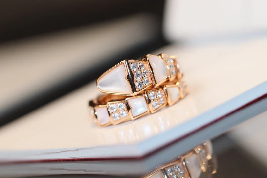 Кольцо Bvlgari 031