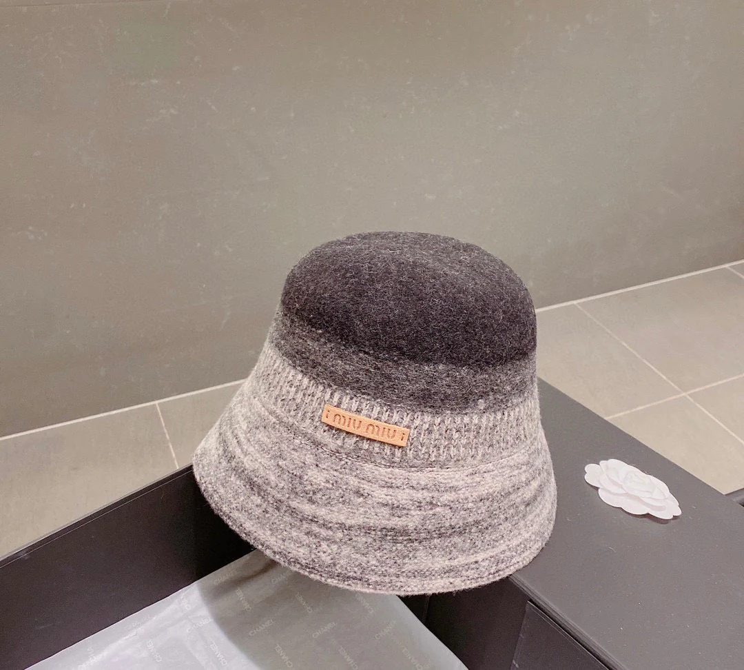 Miu Miu - Шерстяная рыбацкая шляпа с градиентным рисунком - Черная