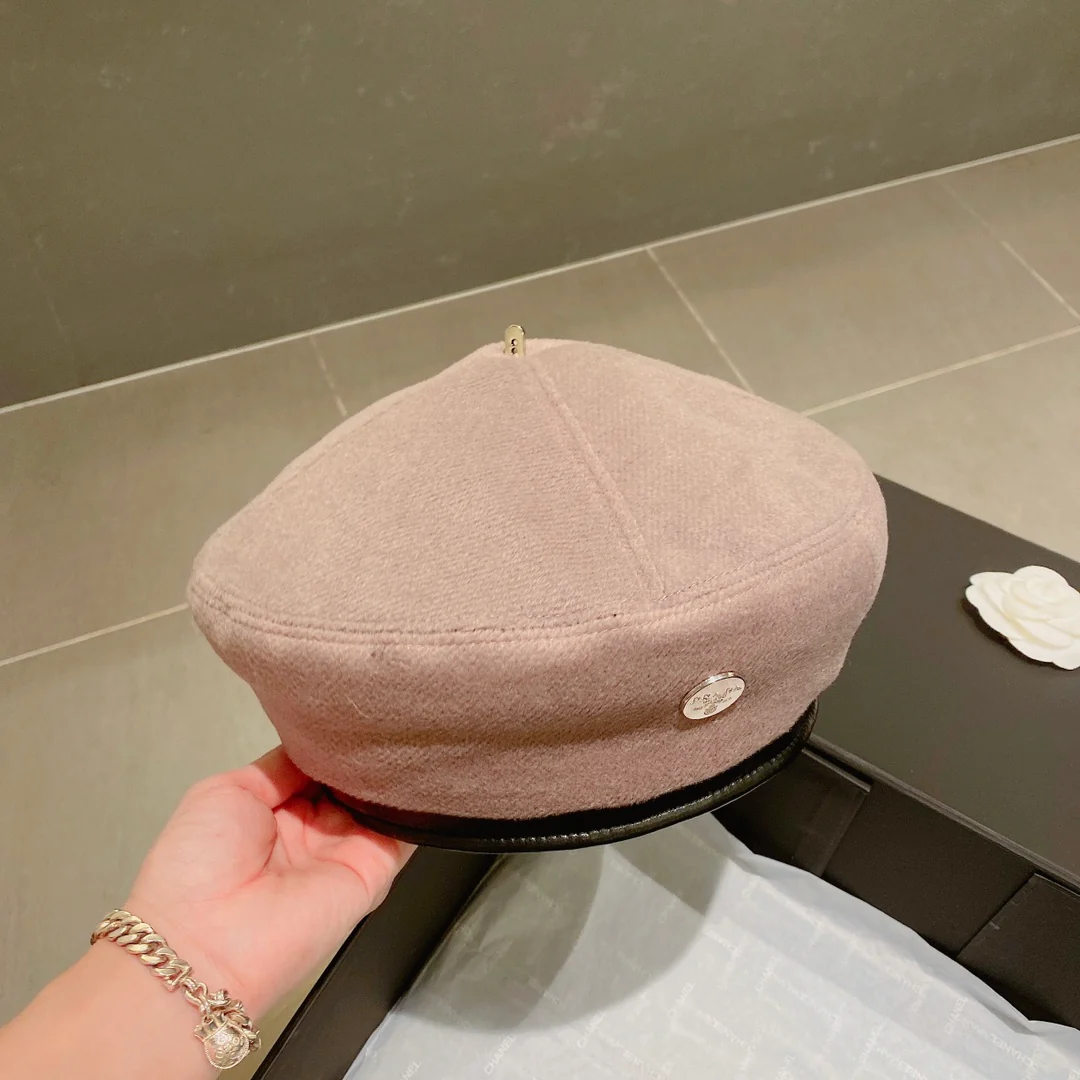 Шерстяной берет Prada - абрикосовый