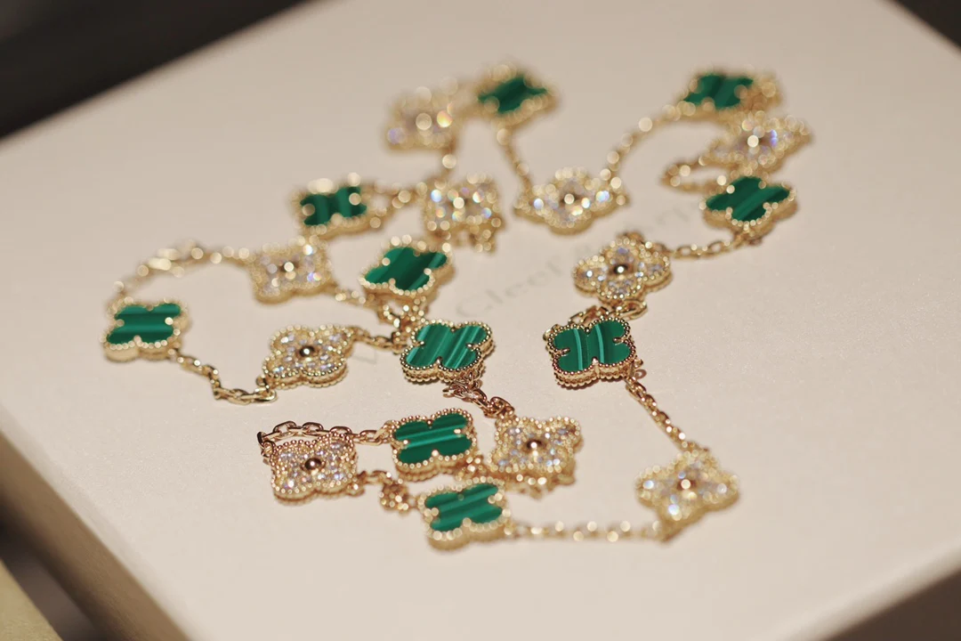 Van Vuitton - Колье 037