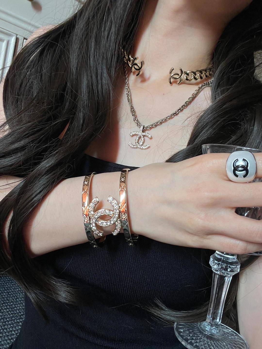 Браслет Chanel 25p Open Double C Full Grip