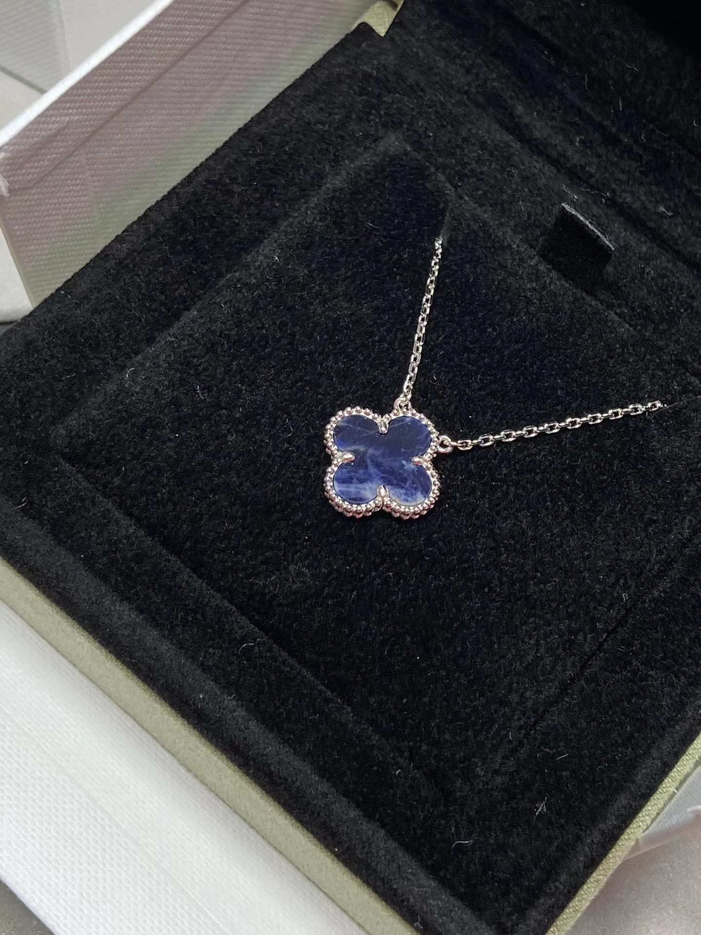 VCA-Ожерелье 012