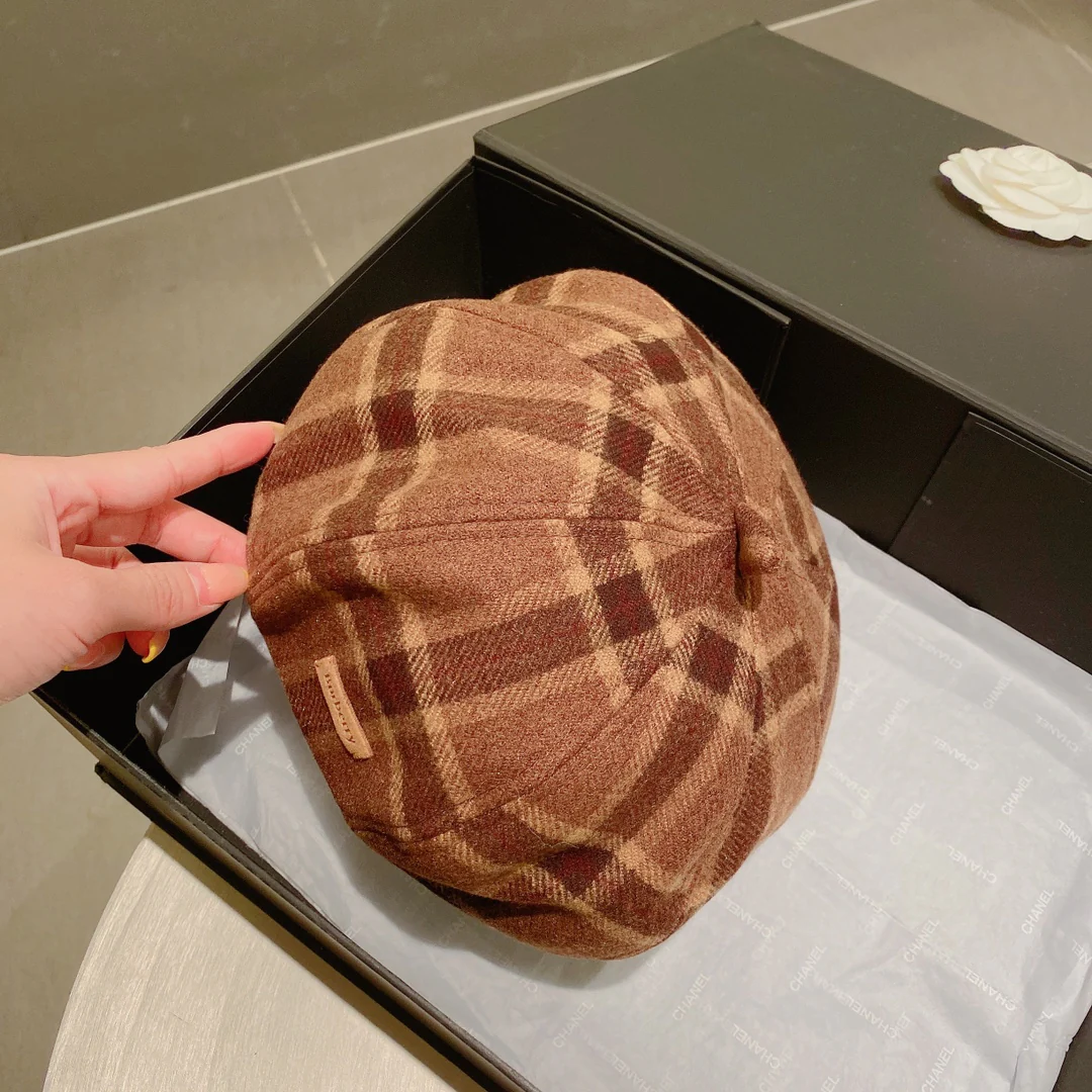 Берет в клетку Burberry - коричневый
