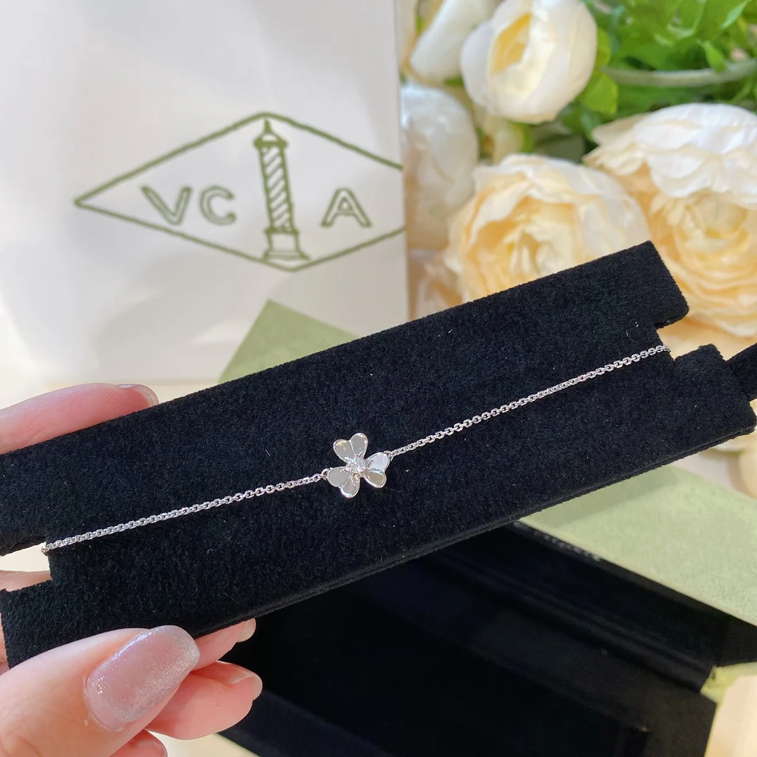 Серьги VCA, колье, браслет