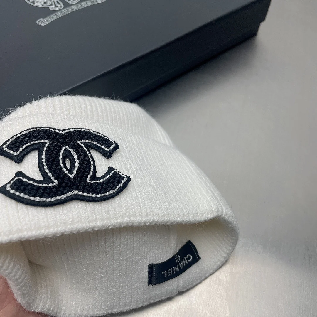 Chanel - Вязаная шапка