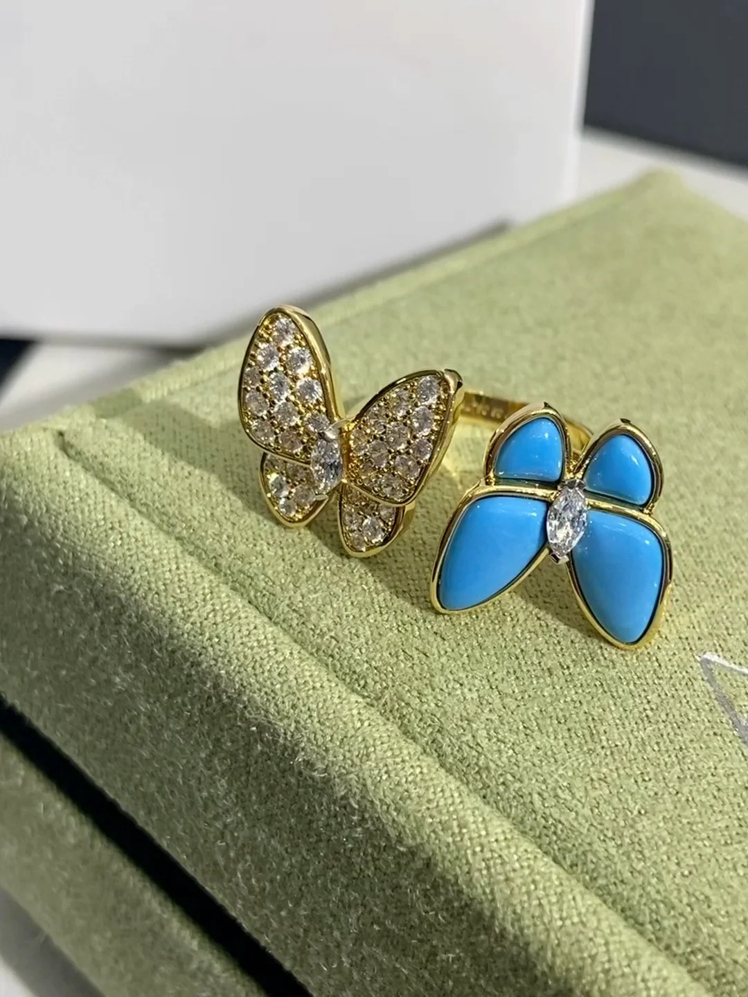 Ван Век - Кольцо 074