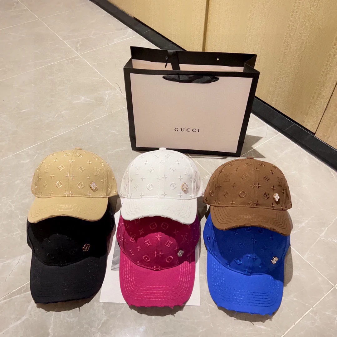 Новинка сезона весна/лето 2023 от LV - бейсболка с вышивкой - синяя