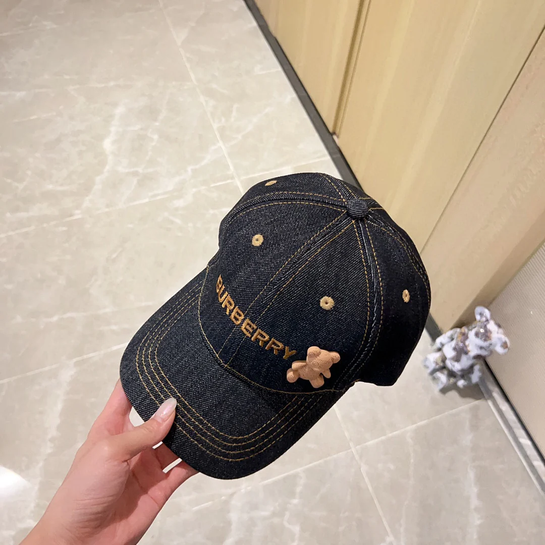 Новая бейсболка Burberry 2023 с вышитым медведем